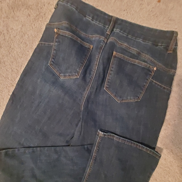 Chico's Women's So Slimming Straight Leg  Demin Wash Jeans  Size ( 1.5)  M-10 - Picture 3 of 7